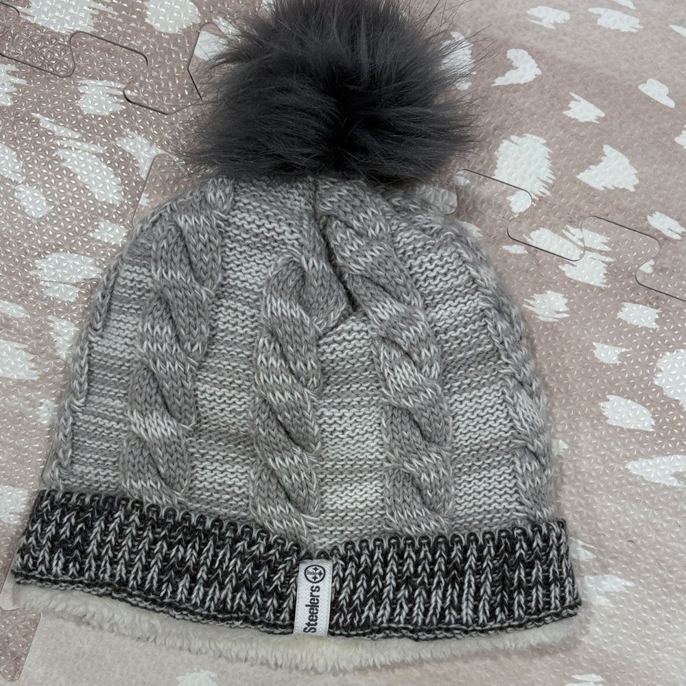 New Era Gray Cable Knit Kids Beanie with Pom-Pom